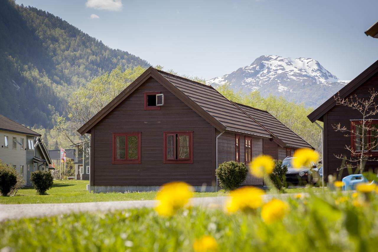 Forde Gjestehus Og Camping Bagian luar foto