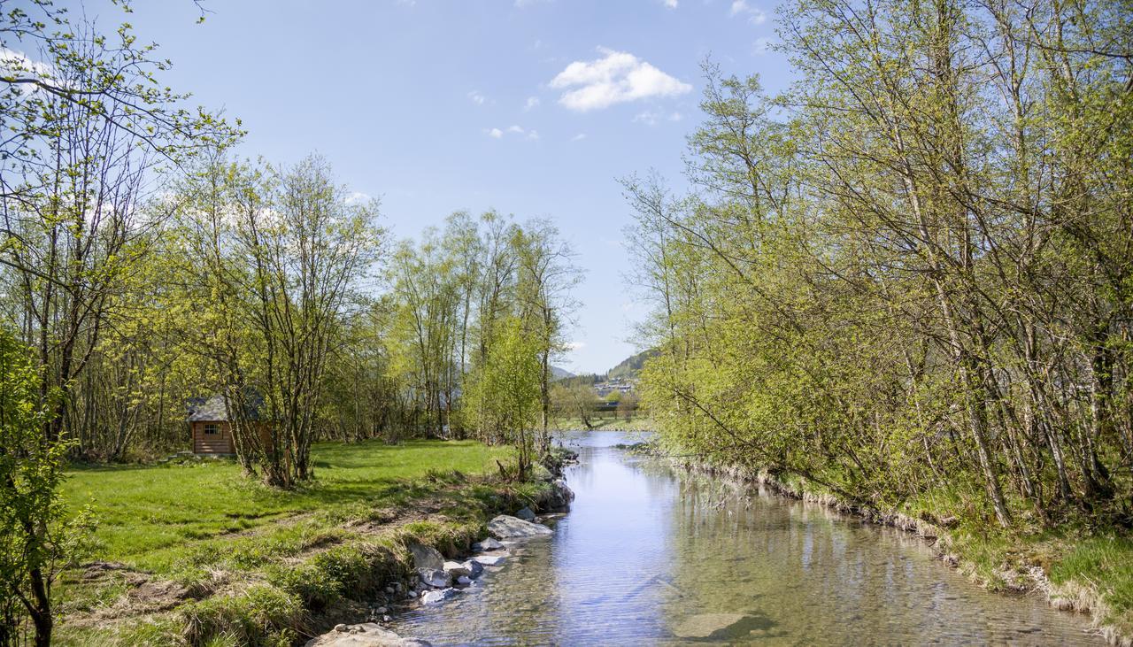 Forde Gjestehus Og Camping Bagian luar foto