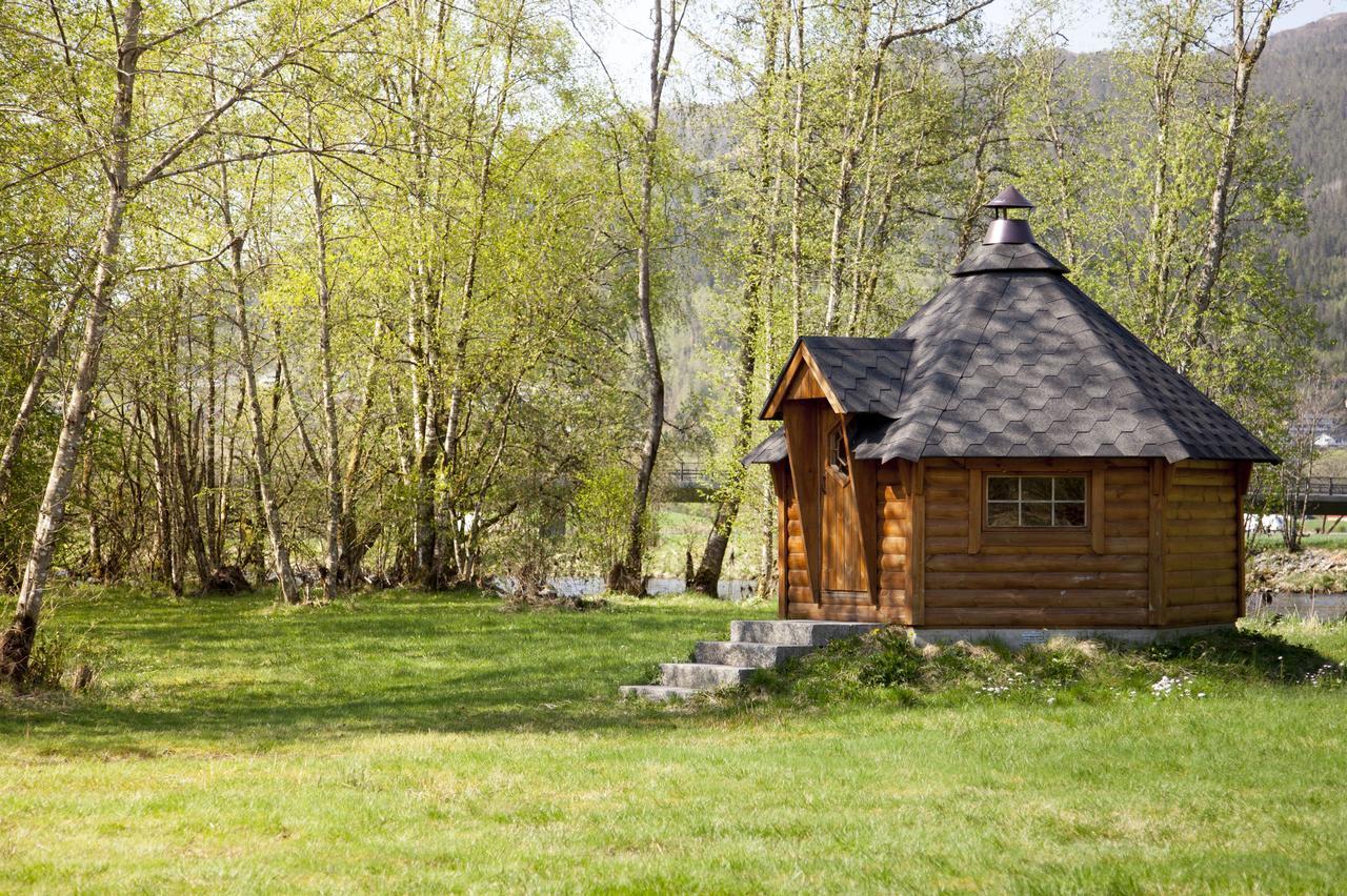 Forde Gjestehus Og Camping Bagian luar foto