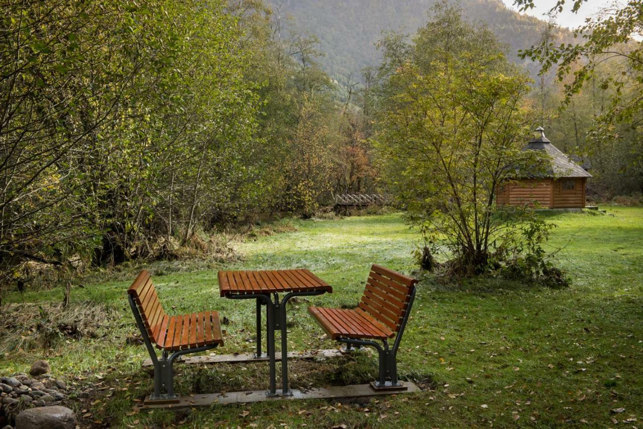 Forde Gjestehus Og Camping Bagian luar foto